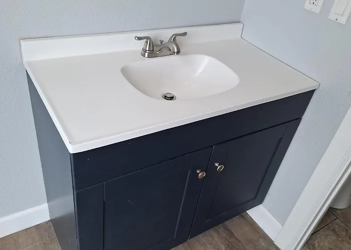 068d Newly Remodeled Cozy South Rim Apartment *